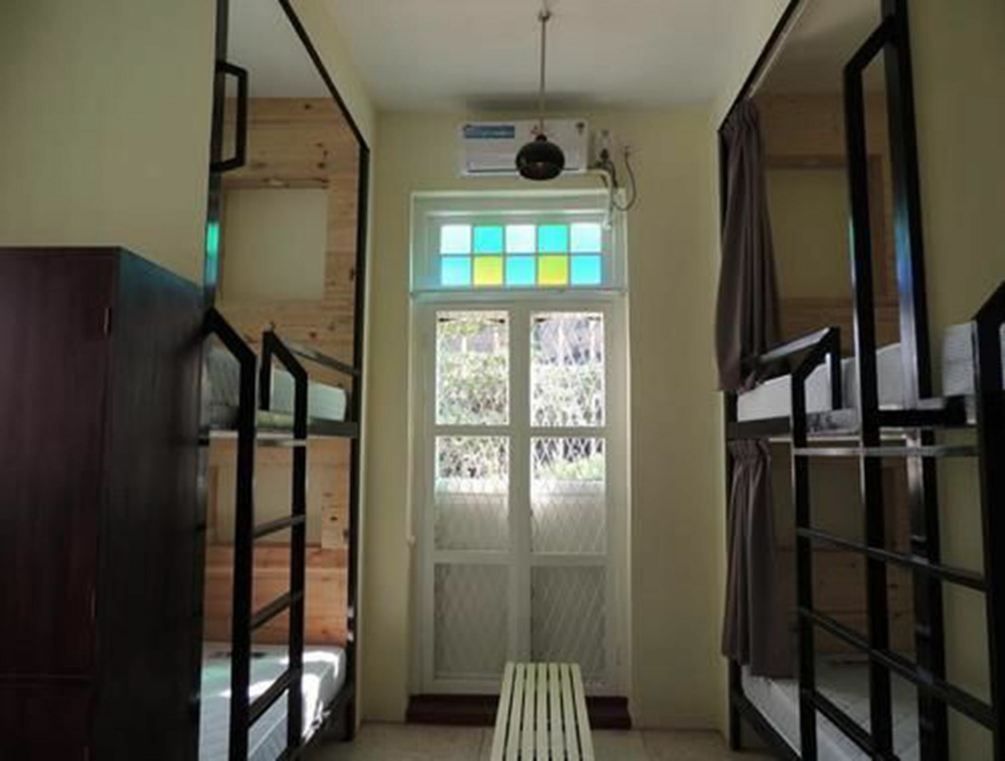 Lotus Bed & Breakfast Янгон Экстерьер фото